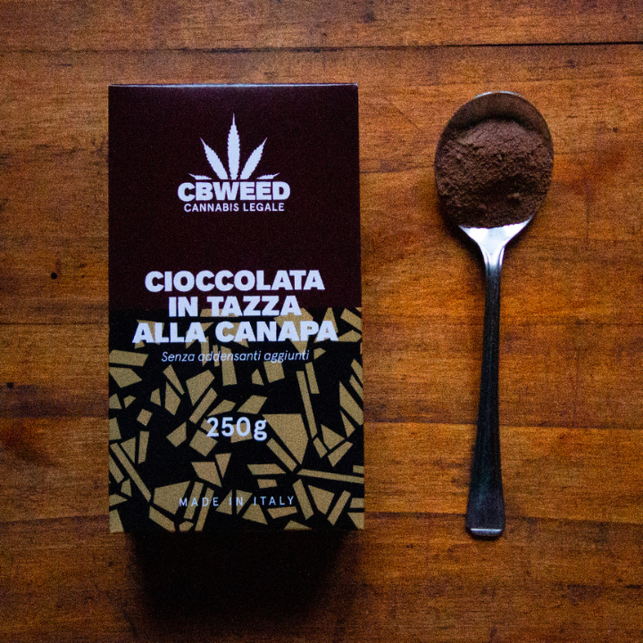 Chocolate Quente com Cânhamo