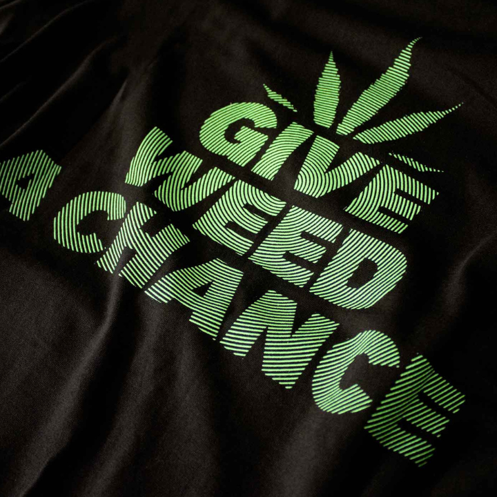 T-shirt Give Weed a Chance
