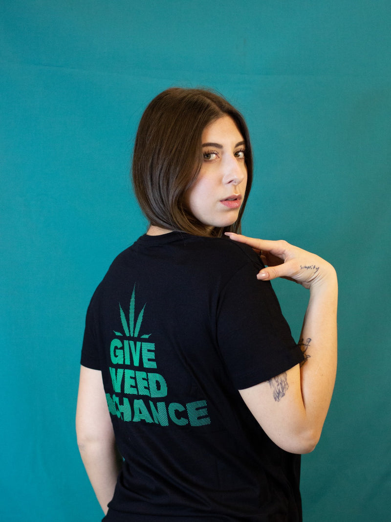 T-shirt Give Weed A Chance